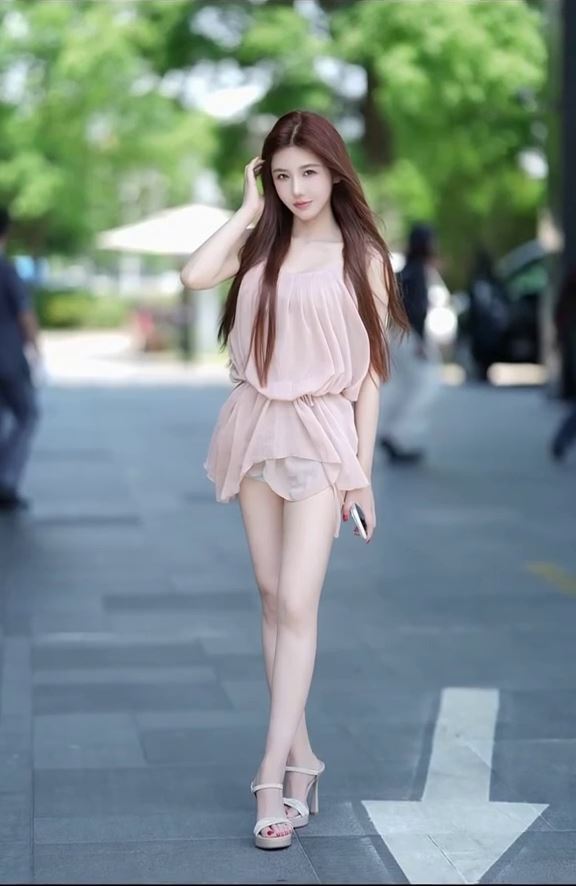 「喬妹」外型依舊亮眼一雙美腿相當吸睛。(圖/翻攝自Tiktok)