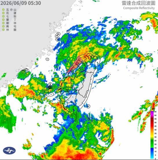 中央氣象署針對5縣市發布大雷雨即時訊息。（圖／中央氣象署）