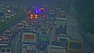 國3今晨小貨車翻覆5車追撞　回堵5公里