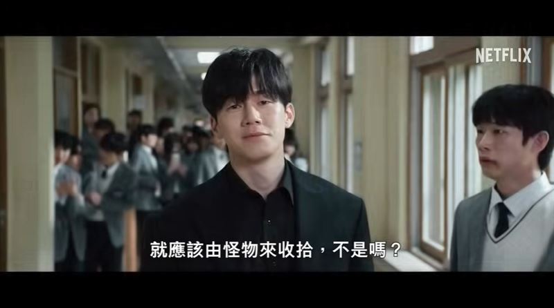 《鐵權教育》震撼全亞洲原因曝光！以暴制暴痛打霸凌者　全網大呼過癮。（圖／翻攝自《鐵權教育》正式預告、正式前導預告）