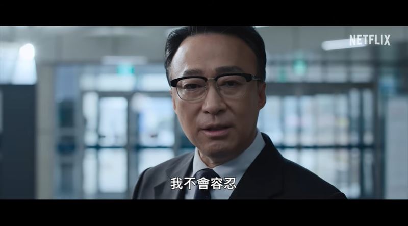 《鐵權教育》震撼全亞洲原因曝光！以暴制暴痛打霸凌者　全網大呼過癮。（圖／翻攝自《鐵權教育》正式預告、正式前導預告）
