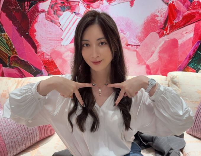 擁有「最美檢察官」之稱的陳樂涵分享，曾遭愛情詐騙集團搭訕，對方以帥哥照和甜言蜜語博取信任，甚至花數個月培養感情。他提醒，認識時間久不代表安全，反而可能是精心布局的詐騙陷阱。（圖／翻攝自「樂樂律師·前樂檢」﻿臉書）