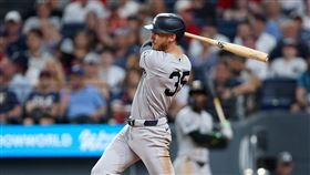 貝林傑（Cody Bellinger）延長賽敲出2分打點安打。（圖／美聯社／達志影像）
