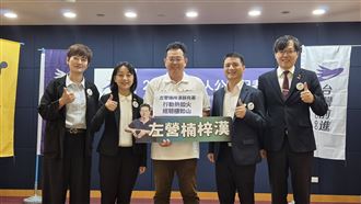 謝長廷前機要轉披戰袍　綠高市黨部回應了