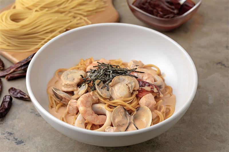 BEPPIN PASTA韓風海鮮辣奶油麵(圖／BEPPIN PASTA提供）