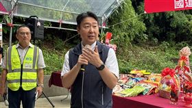 計程車駕駛盼調運價 陳世凱：會提供協助有計程車駕駛提出應調整基本運價，交通部長陳世凱（前）9日表示，運價屬地方政府權責，會提供駕駛協助。中央社記者余曉涵攝　115年6月9日