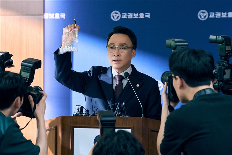 從《鐵拳教育》看台灣校園危機,這10大金句說出大家不敢面對的真相。(圖/netflix提供)