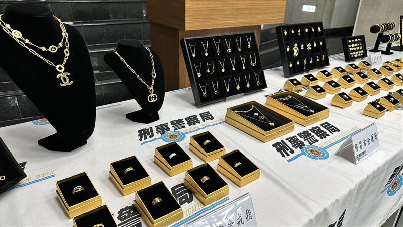銀樓涉販售仿冒貴金屬飾品 22人送辦