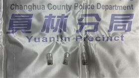 綠燈未駛被關切撞車逃逸　男涉毒駕遭彰警送辦有民眾8日晚間騎機車在彰化縣員林市光明街停等紅燈時，發現1輛自小客車駕駛綠燈未行駛，懷疑其毒駕報案而遭駕駛撞車逃逸，警方9日查獲肇事駕駛，經毒品快篩檢測呈陽性反應，並查扣施用過的煙彈殼。（讀者提供）中央社記者鄭維真傳真　115年6月9日