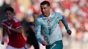 葡萄牙傳奇巨星「C羅」羅納度（Cristiano Ronaldo），今年將破紀錄地生涯第六度揮軍世界盃。（圖／美聯社／達志影像）