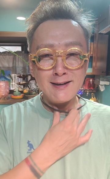 何篤霖直播訴離開心聲。（圖／翻攝自何篤霖 Ho Tu Lin臉書）