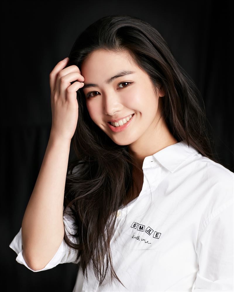 女主角雷嘉汭化身天才鋼琴少女。(圖/網銀國際影視提供)