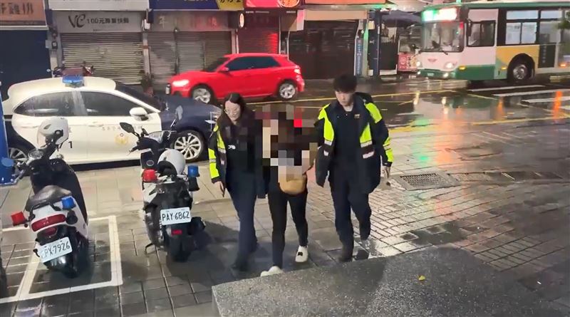 林婦遭羈押。(圖/翻攝畫面)