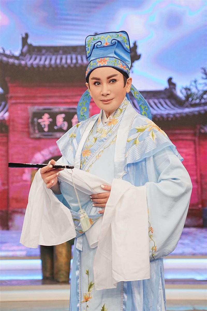 陳亞蘭化身唐伯虎。(圖/華視提供)