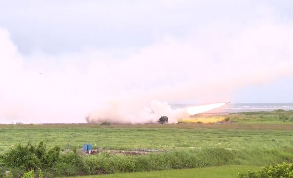 「海馬士」首度西海岸實彈射擊，震撼畫面曝光（圖／翻攝畫面）