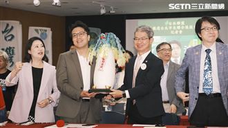送好彩頭！72民團組台派聯盟力挺沈伯洋