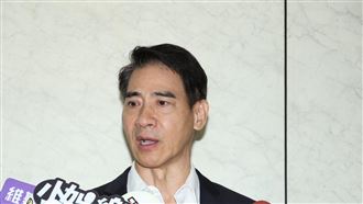 翁家明赴傅子純靈堂　哽咽：他曾說想休息