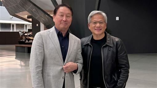 陪黃仁勳扔餅乾罵爆！SK會長黑歷史超精彩
