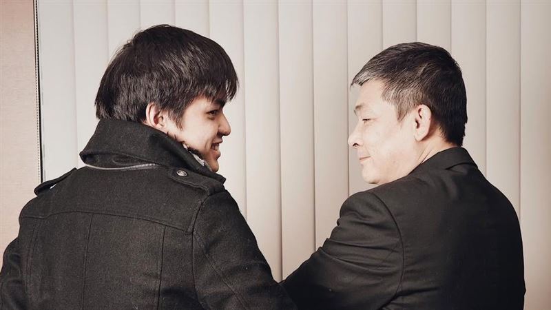 獨/小冬瓜淚見愛子畢業 揭亡父永遠遺憾