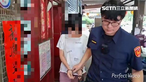不滿鄰居未幫忙開門　惡婦怒燒她門口雨傘