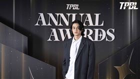 TPBL台灣職業籃球大聯盟年度最有價值球員出爐！由桃園台啤永豐雲豹主控高錦瑋獲得，高錦緯一口氣抱回年度人氣球星、年度第一隊與年度MVP 3大獎。（圖／TPBL提供） 