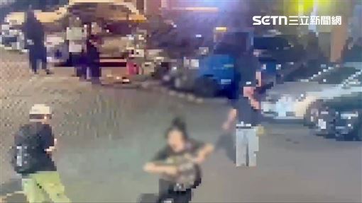 不滿共同好友勸和　貝斯手朝鼓手噴辣椒水
