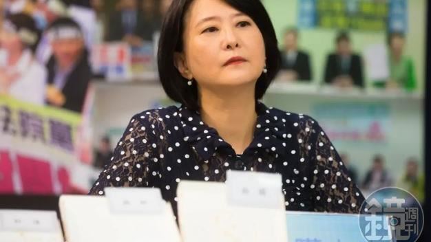 王鴻薇發文談《鐵拳教育》聶永真怒嗆一句