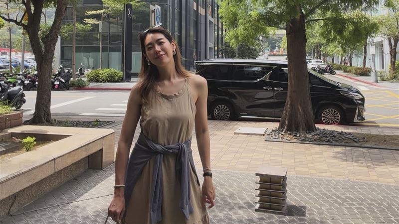 女星帶兒開會遭疑「工作不用腦」反擊了