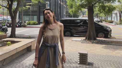 女星帶兒開會遭疑「工作不用腦」反擊了