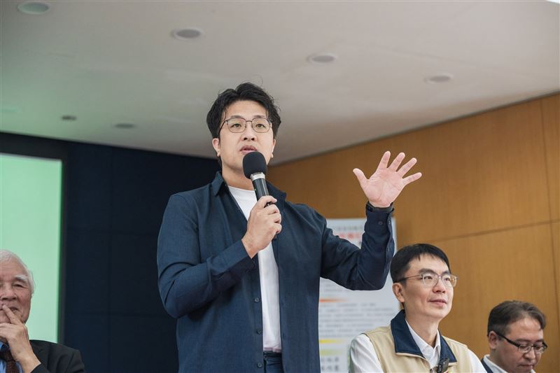 吳靜怡分析，對沈伯洋而言，殷瑋的強勢登場是一把雙面刃。（圖／翻攝自沈伯洋臉書）