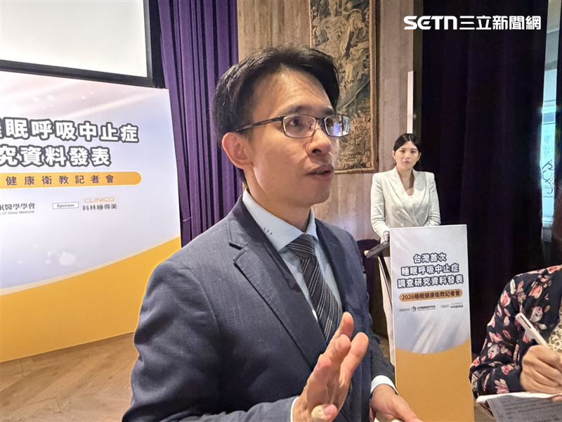 蔡明劭表示，打鼾的人睡覺時呼吸道恐反覆阻塞，重度患者整晚缺氧可達數百次，不僅是健康問題，也影響工作和交通安全。（圖／記者簡浩正攝影）