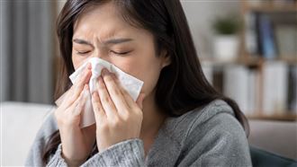 起床就鼻塞！3元凶曝 擤鼻涕錯誤害中耳炎