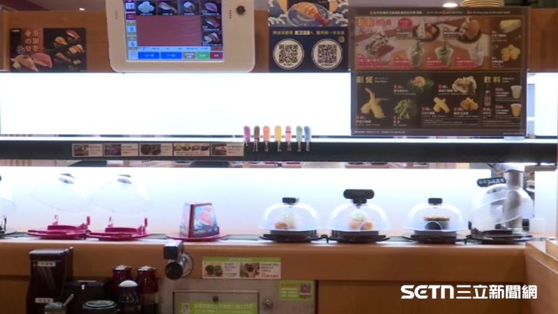 他吃藏壽司丟1物抽扭蛋!員工怒:踩底線