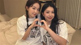 Red Velvet成員瑟琪（左）的表妹知名YouTuber SUJIN（右）驚傳離世。（圖／翻攝自IG @sukyzin）
