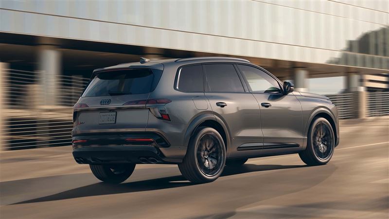 Q7搭載2.9升雙渦輪V6引擎,輸出約429匹馬力。(圖/翻攝Audi網站)
