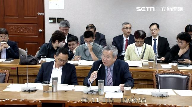 許忠信表示，自己推動的是中華民國《選罷法》修正，是基於對國家負責的立場，希望讓輕罪者一體適用，回歸憲法保障的選舉權（圖／翻攝畫面）