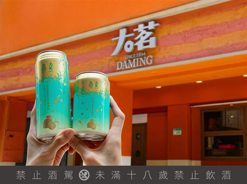 臺虎精釀攜手人氣排隊手搖品牌「大茗本位製茶堂」。（圖／品牌業者提供）