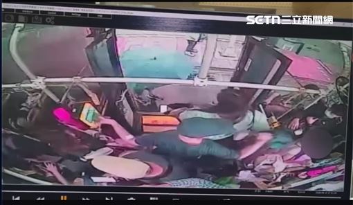 女高中生搭公車被傘戳傷　怪男到案這麼說