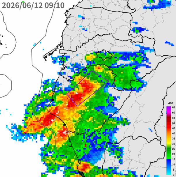 氣象署針對「台南市」發布大雷雨即時訊息。（圖／氣象署）