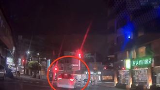 警匪追逐畫面曝！毒駕男連闖紅燈害3命
