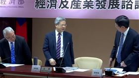  經濟部首召經諮會！龔明鑫合體許勝雄、劉揚偉等大佬　共商「用電對策」賴建信陳俊聖（圖／三立財經台）