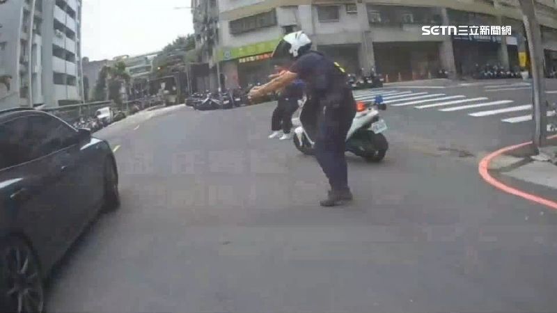 毒駕上路致死悲劇頻傳，全台加強打擊毒駕，第一線員警攔查時經常面臨高風險抉擇