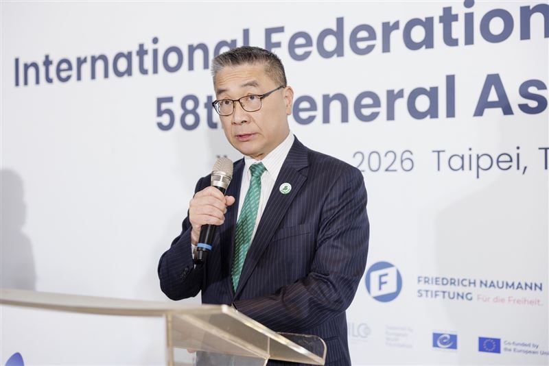 徐國勇強調，民進黨將持續強化台灣的民主韌性，更致力於和國際民主夥伴攜手合作，共同抵抗威權並捍衛自由（圖／民進黨提供）