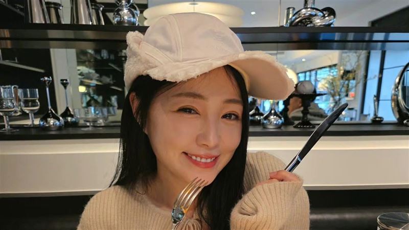 丫頭副業年賺10億 名符其實「副業女王」