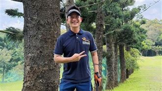 爆車禍意外出事　高山峰突遭追撞車頭全毀