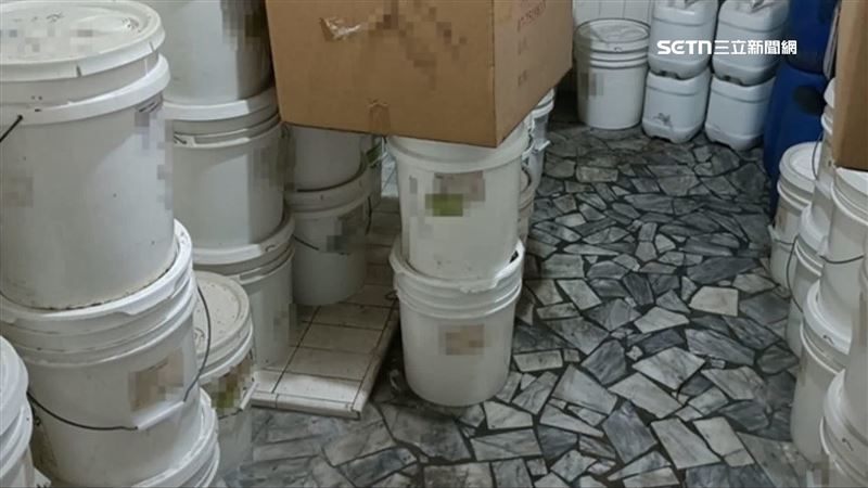 上游化妝品業者還私自購買原料、空瓶器材等，把民宅當作實驗室
