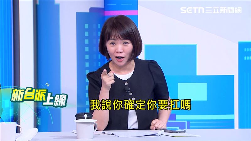 簡舒培質詢新工處與都發局時，有新工處職員一度想自稱是自己決定將遮陽工程放入開口契約（圖／新台派上線）