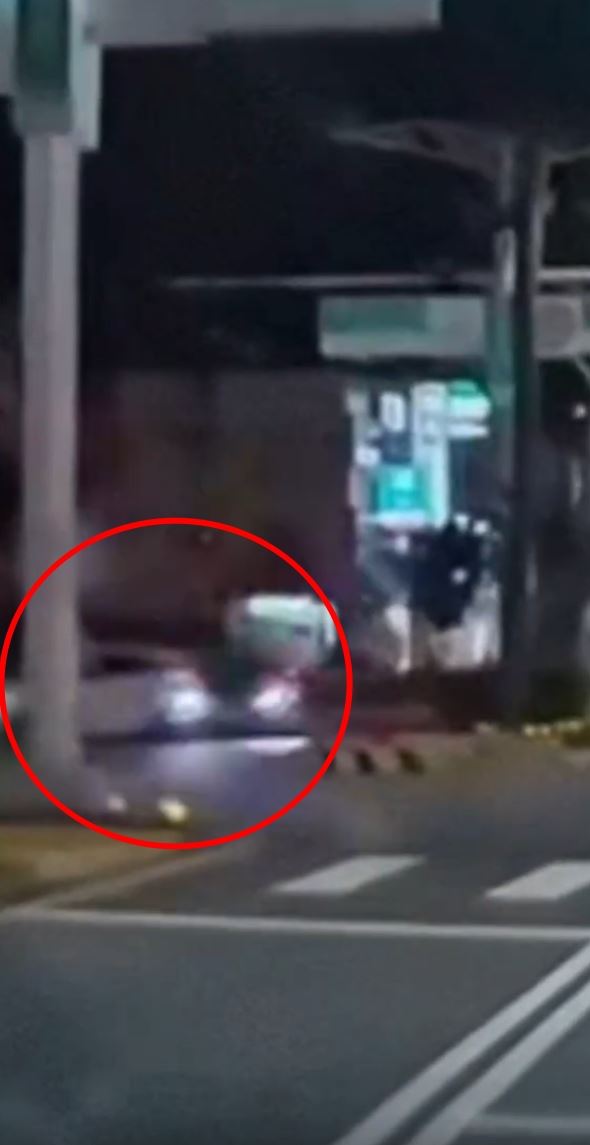 民眾質疑張男車輛失控前，曾遭警車追撞，桃園警分局坦承確實有擦撞。（圖／民眾提供）