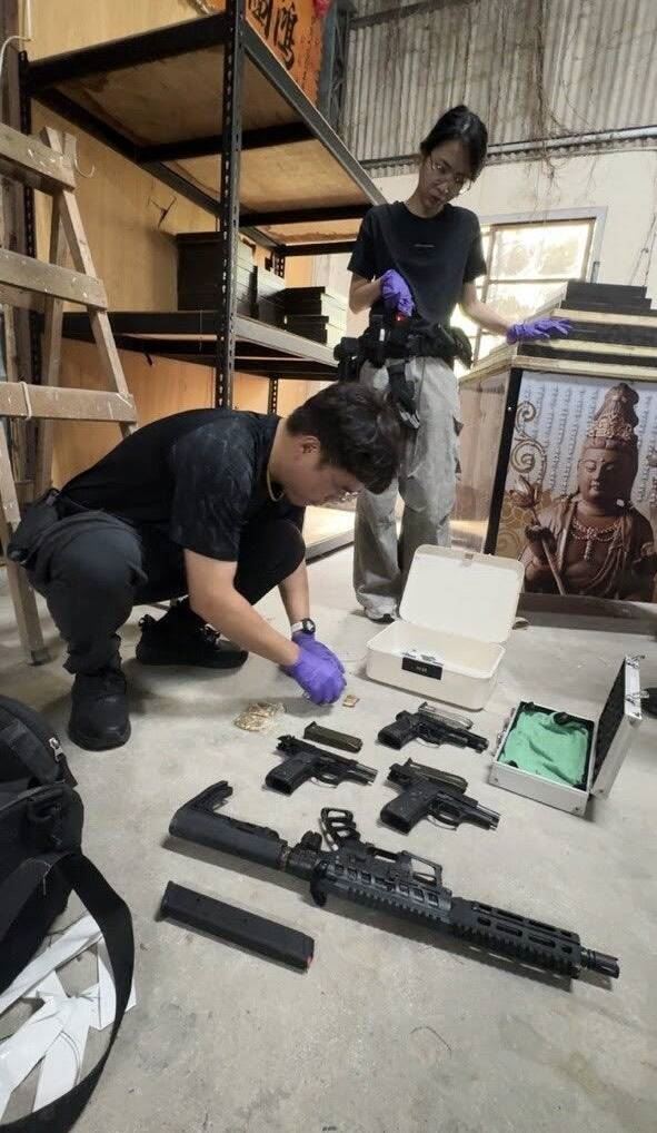 永康警方接獲情資，破獲竹聯幫軍火庫。（圖／翻攝畫面）