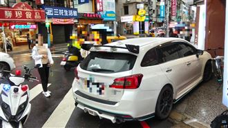 汽車失控撞電桿！44歲恍神駕駛被抓包毒駕
